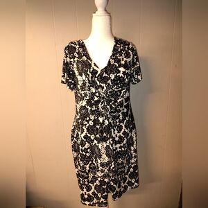 Daisy Fuentes Black and White Floral Twist-Front Midi Dress